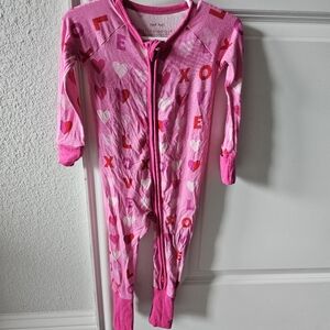 Little sleepies 6 to 12 Valentines Day print zippy